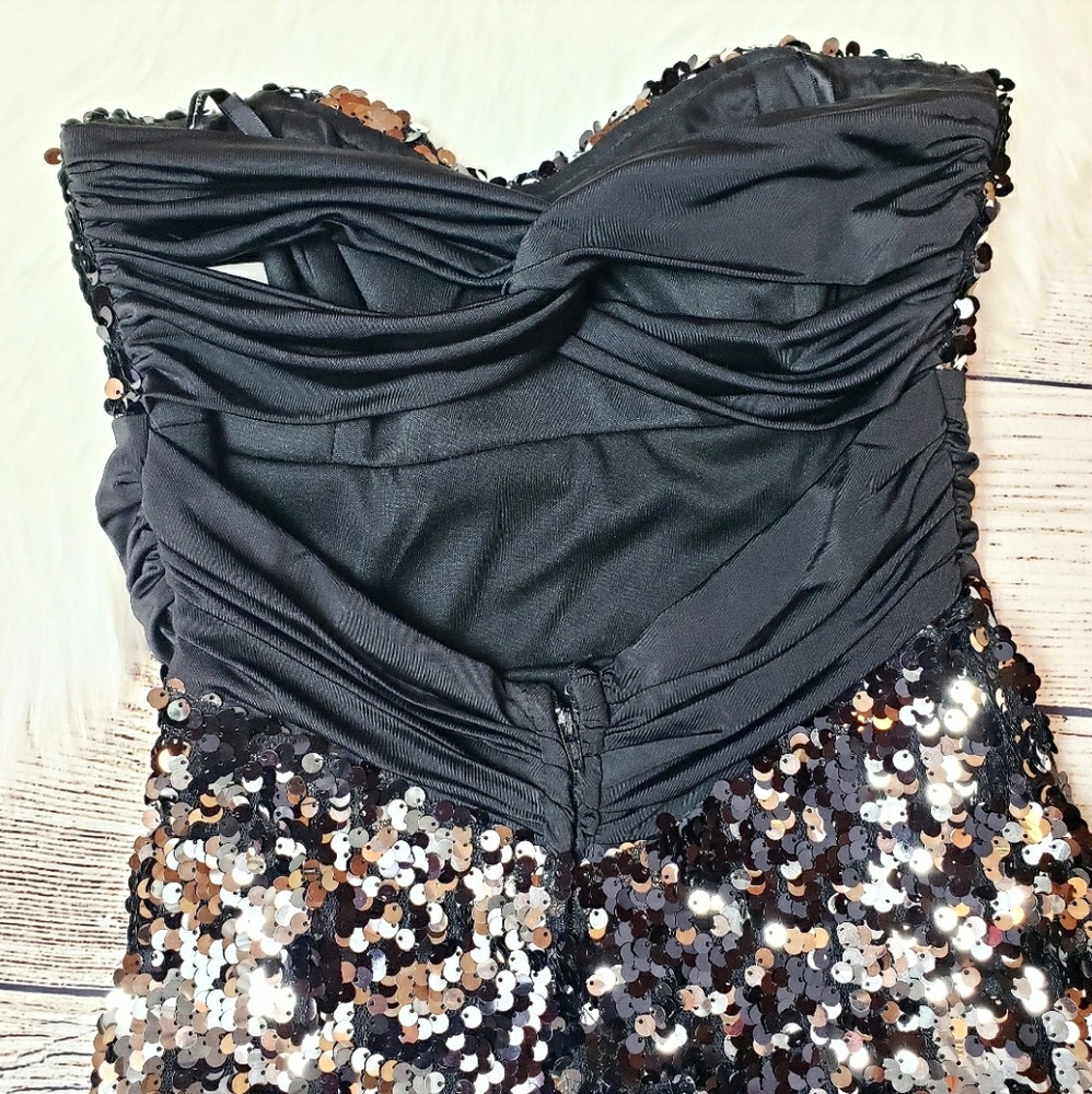 Speechless | Strapless black sequin dress - Picture 4 of 7